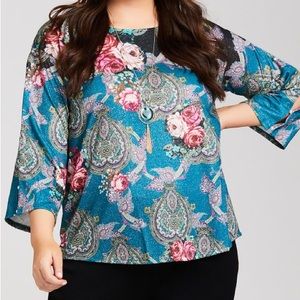 Avenue Top 22/24 Plus 3/4 Sleeve Pearls along sleeve NWOT